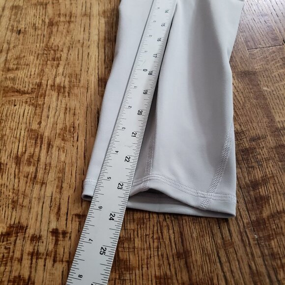 Fabletics Crop Leggings - Picture 5 of 6